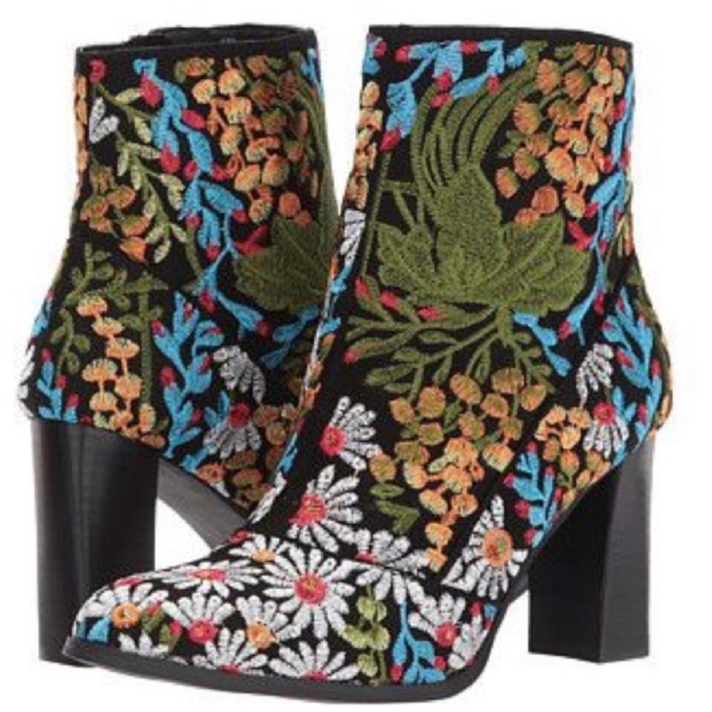 Coconuts by Matisse floral Daisy Jess booties ankle boots